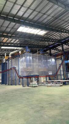 Rock Wool Insulation Avoiding  Dissipating Heating for Customers  Vertical Powder Coating Line for Aluminum Profiles